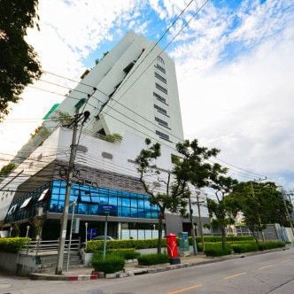 /international/th/rn-the-royal-navin-ซอยนาวิน-chong-nonsi-yannawa-bangkok-10120-tha-chong-nonsi-bangkok-340105126434/