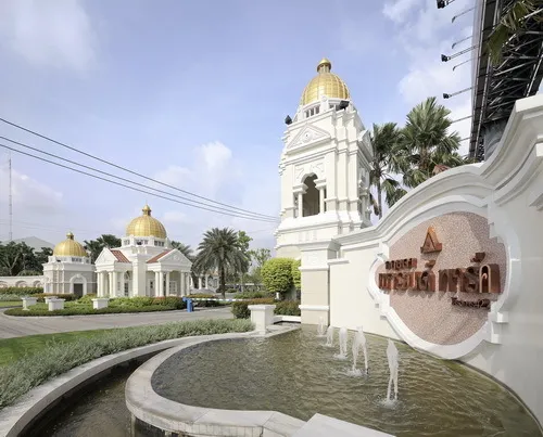 /international/th/offit-met-sakha-lotatnuan-khon-phahon-yothin-road-khlong-nueng-khlong-luang-pathum-thani-12120-thailand-khlong-luang-pathum-thani-340105831144/
