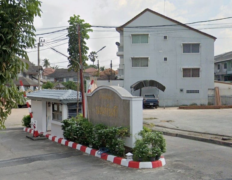 /international/th/anuban-khlong-prasong-road-bang-rak-phatthana-bang-bua-thong-nonthaburi-11110-thailand-bang-bua-thong-changwat-nonthaburi-340105157858/