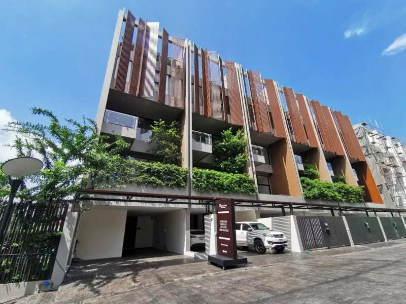 /international/th/180-soi-sap-charoen-suk-bang-na-tai-bang-na-bangkok-10260-thailand-bang-na-bangkok-340106167463/