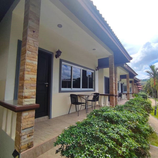 /international/th/airport-seafood-phuket-airport-villa-96-67-highway-4026-sakhu-thalang-phuket-83110-tha-sakhu-phuket-province-340105122640/