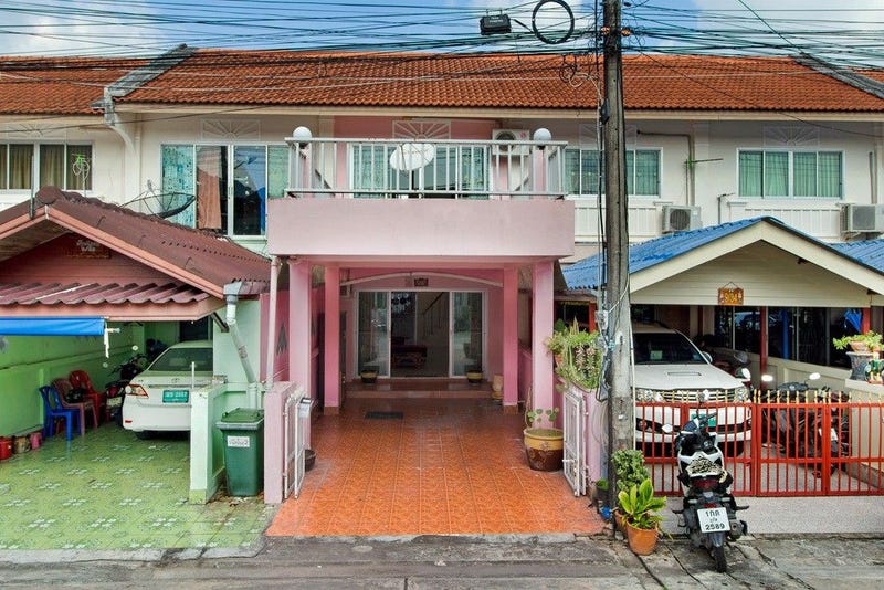 /international/th/the-view-bar-muban-phuket-golden-ville-3-soi-muban-phuket-golden-ville-5-kathu-phuket-83120-tha-kathu-phuket-340105127064/