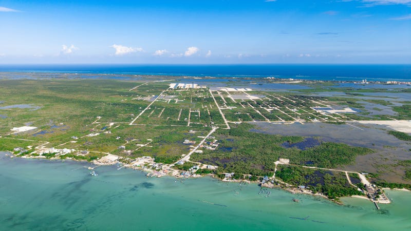 /international/bz/secret-beach-belize-ambergris-caye-ambergris-caye-ambergris-caye-belize-city-310106998430/