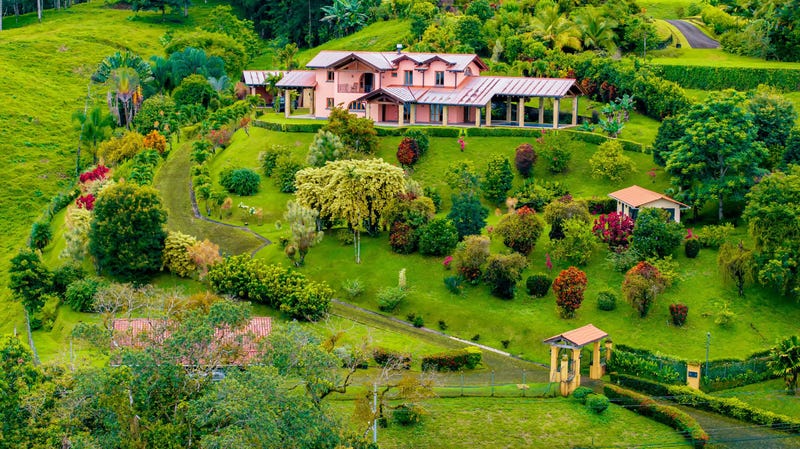 /international/cr/5-km-fromnuevo-arenal-over-the-main-road-142-to-la-fortuna-tilaran-arenal-guanacaste-tilaran-arenal-guanacaste-province-310101046552/?lang=en