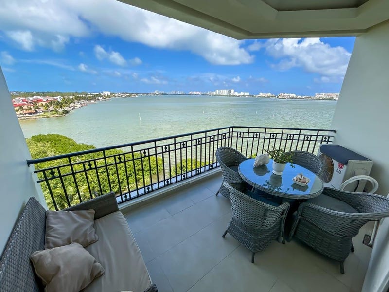/international/mx/isla-paraiso-56-la-isla-zona-hotelera-77500-cancun-q-r-mexico-cancun-quintana-roo-310106709429/