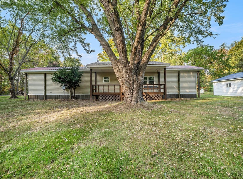 11350 M60, Three Rivers, MI 49093 House for Sale