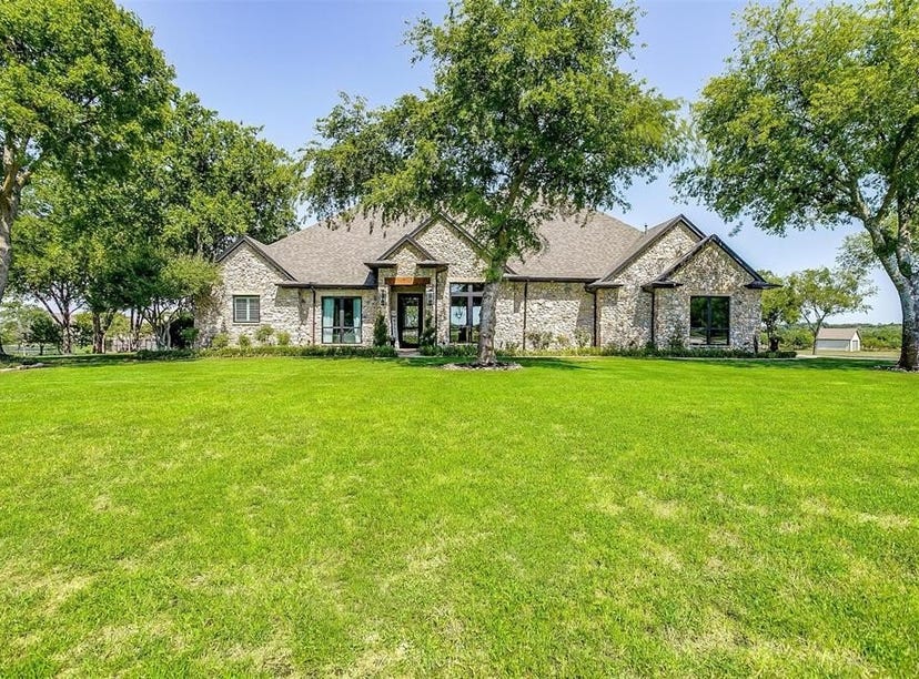 10000 Tantarra Drive, Burleson, TX 76028 House for Sale