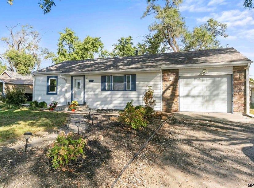 124 East Meigs Street, Valley, NE 68064 House for Sale