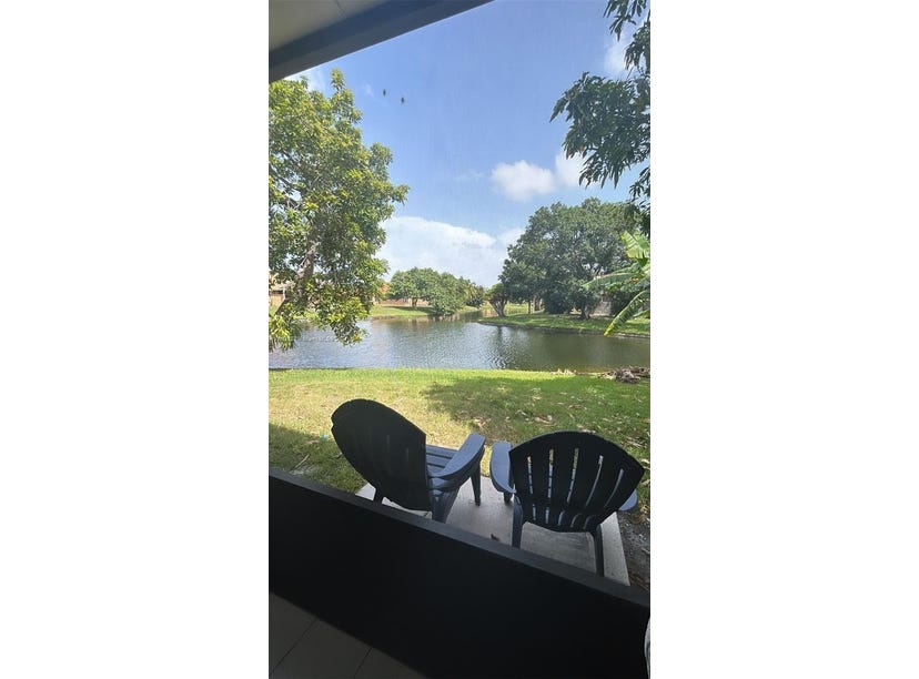 8985 Palm Tree Ln, Apt 8985, Pembroke Pines, FL 33024 Townhouse for