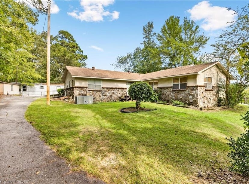 154 and 156 Hamilton Dairy RD, Hot Springs Village, AR 71909 House for