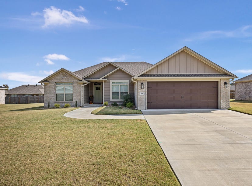 305 Promenade Circle, Russellville, AR 72801 House for Sale