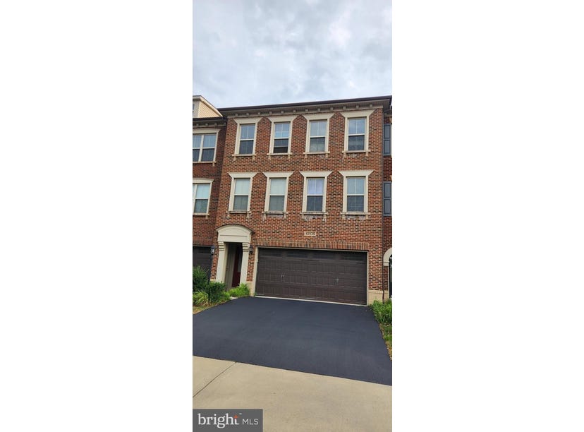 42535 DREAMWEAVER DRIVE, BRAMBLETON, VA 20148 Townhouse for Rent