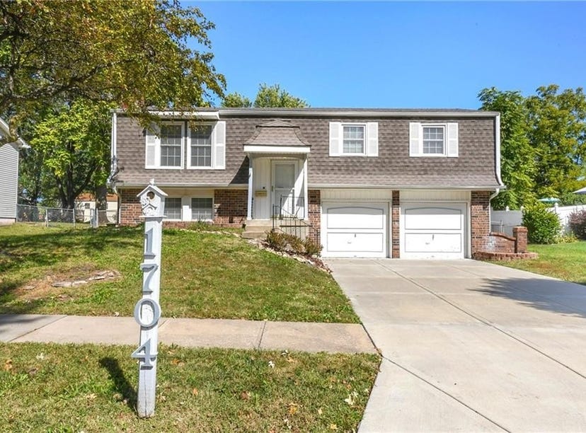 1704 W Normandy Drive, Olathe, KS 66061 House for Sale