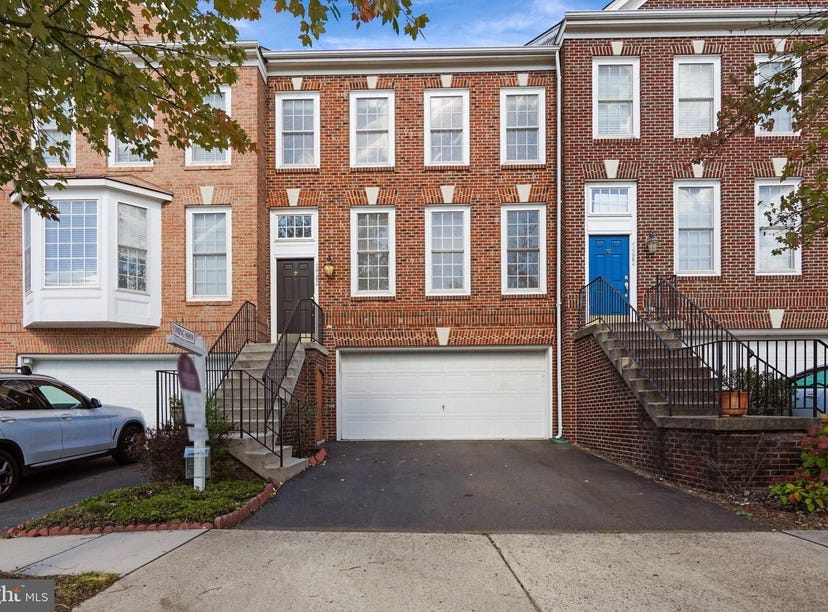 42682 LATROBE STREET, CHANTILLY, VA 20152 Townhouse for Sale