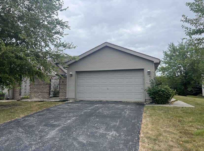 1247 W 95th Place, Crown Point, IN 46307 House for Sale