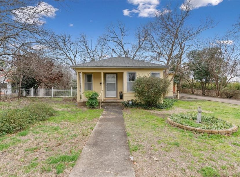 1108 E 15th ST, TX 78626 House for Sale