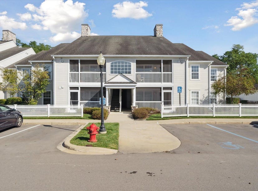 2710 S Knightsbridge Circle, Ann Arbor, MI 48105 Apartment for Sale