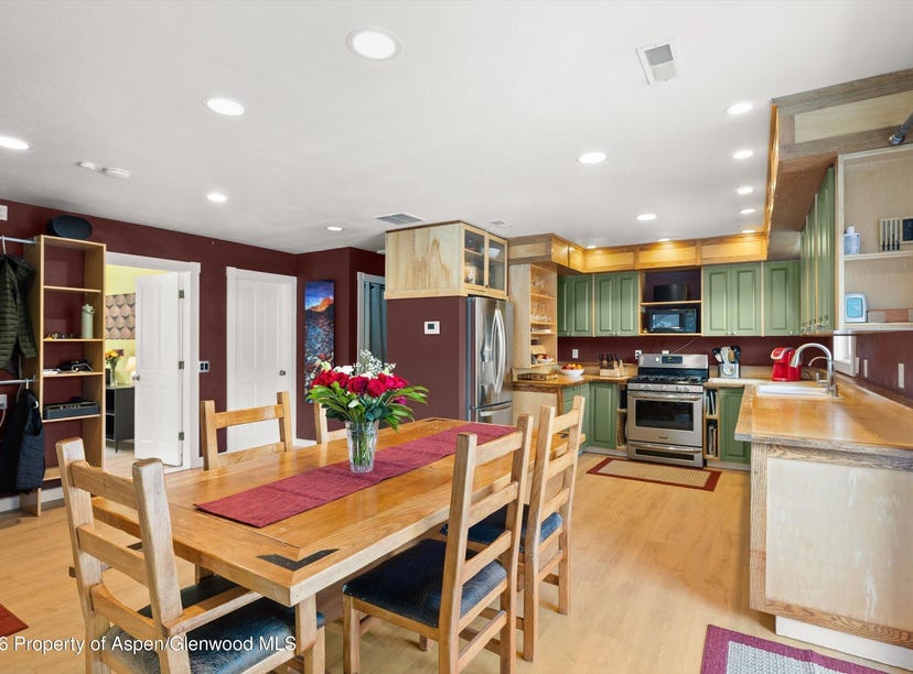 Colorado Size 520 Mesa Verde Avenue, Carbondale, CO 81623 House for Sale - realestate ...