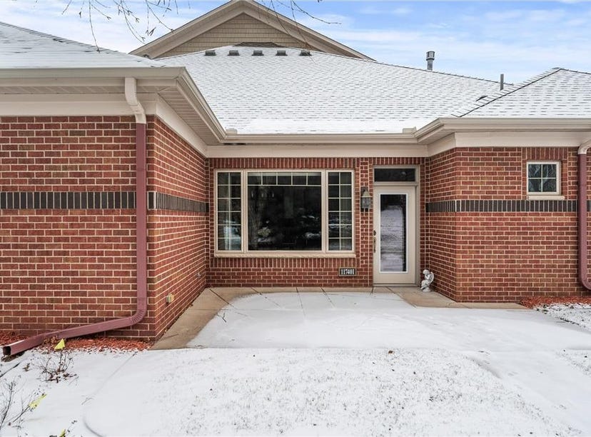 11740 Vermillion Street NE, Apt I, Blaine, MN 55449 Townhouse for Sale