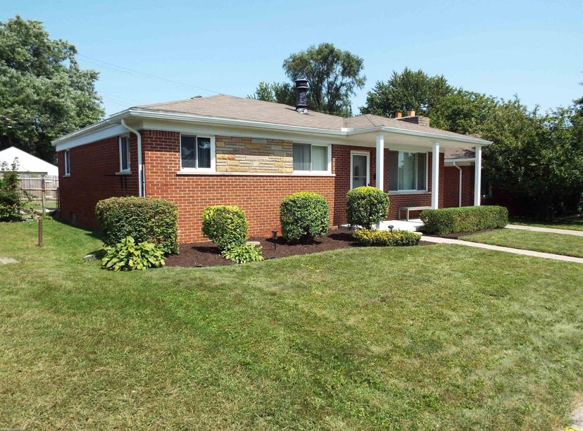 7221 Weingartz, Center Line, MI 48015 House for Sale