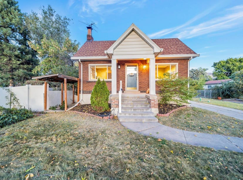 2137 S 800 W, Woods Cross, UT 84087 House for Sale