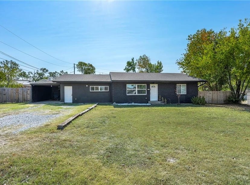 1304 W Pecan ST, Rogers, AR 72758 House for Sale