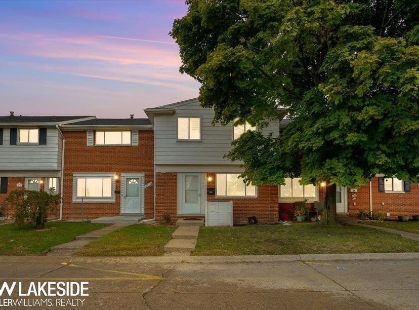 19711 Abrahm, Clinton Township, MI 48035 Apartment for Sale