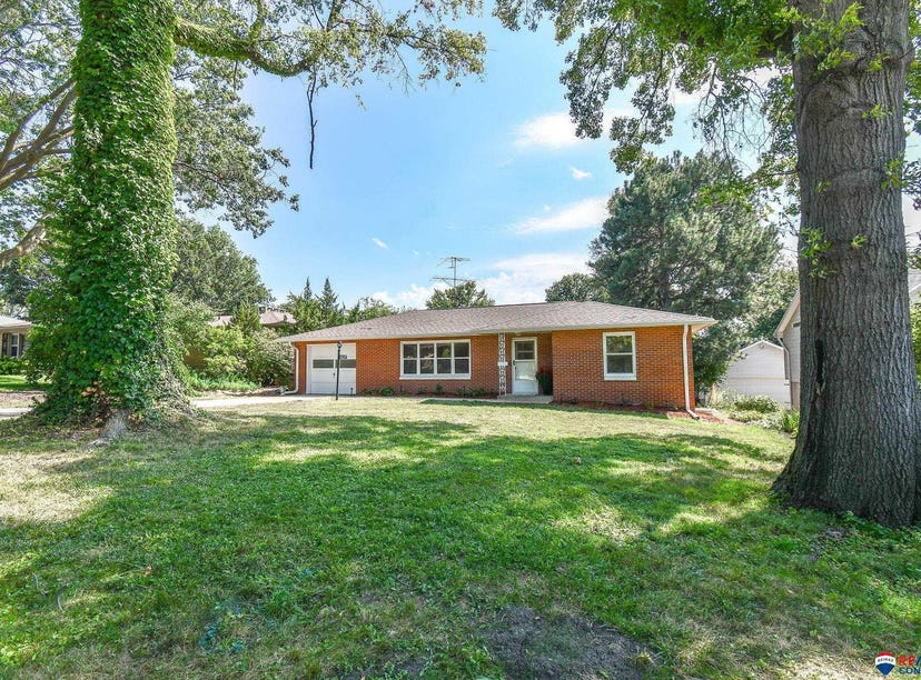 4037 Mohawk Street, Lincoln, NE 68510 House for Sale