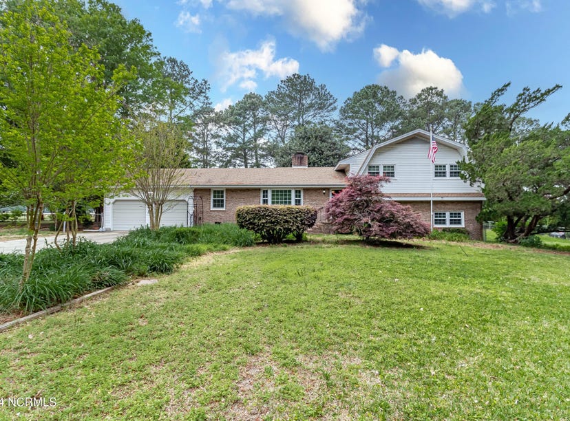 108 & 106 Quail Croft Drive, Goldsboro, NC 27534 House for Sale