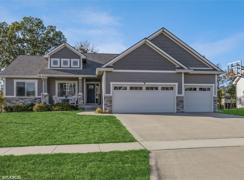 1613 Lyndale Drive, Polk City, IA 50226 House for Sale