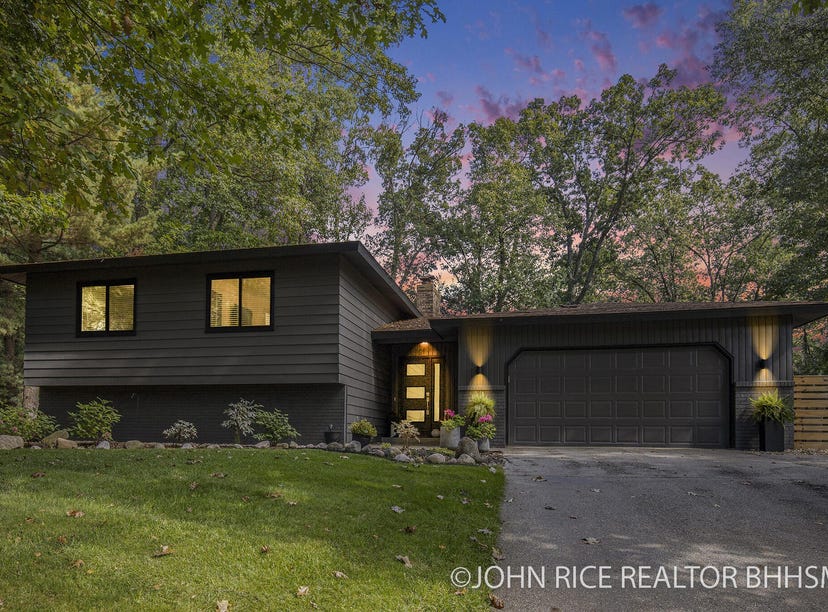 3308 Bentwood Drive SE, Grand Rapids, MI 49546 House for Sale