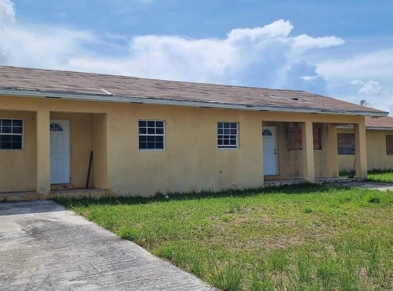 EAST PINE STREET, Eight Mile Rock, Grand Bahama/Freeport Townhouse for