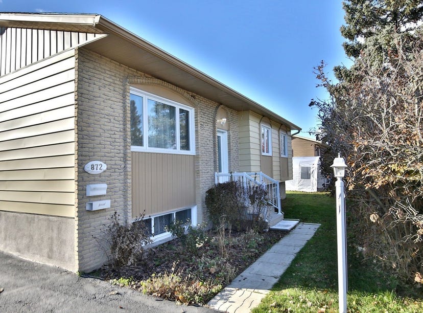 872 Rue MonLoisir, McMasterville, QC J3G4W1, CA, McMasterville, Québec House for Sale