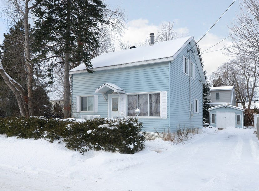 122 4e Avenue, L'ÎlePerrot, QC J7V4Y3, CA, L'ÎlePerrot, Québec House