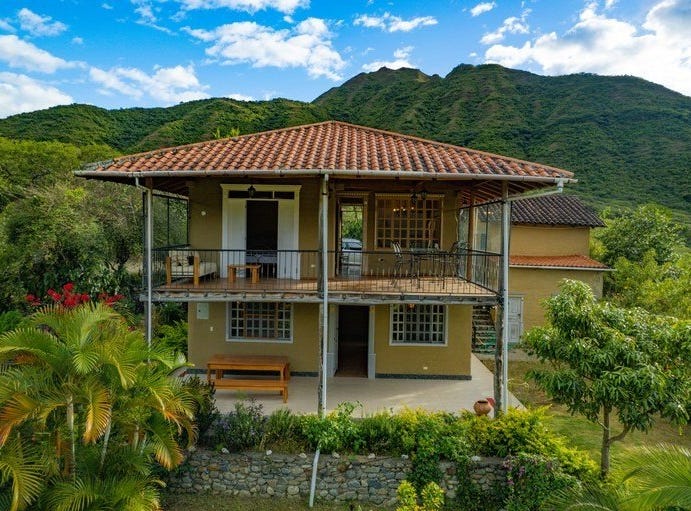 A Captivating Home with Breathtaking Views and Serene Surroundings