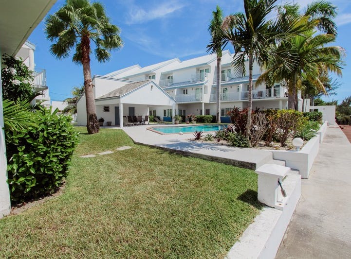 G83R+Q83, Swan Dr, Freeport, The Bahamas, Grand Bahama, Freeport House