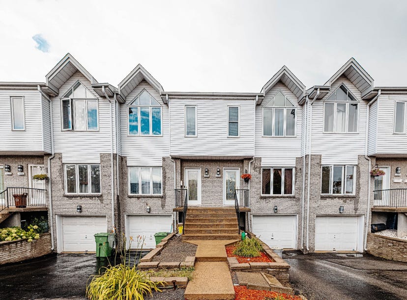 13206 Rue ColetteBonheur, RivièredesPrairies/PointeauxTrembles, QC H1A5G9, CA, Rivièredes