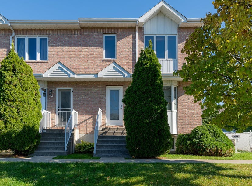 58 Rue Marchand, SaintConstant, QC J5A1B2, CA, SaintConstant, Québec