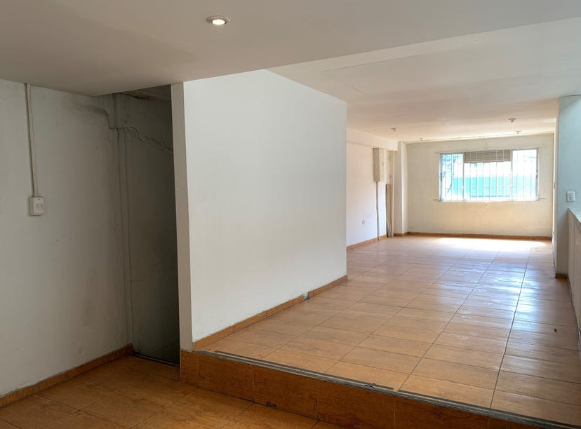 Cra. 69b 9853, Bogotá, Colombia, Bogotá, Bogotá 111121 Retail for