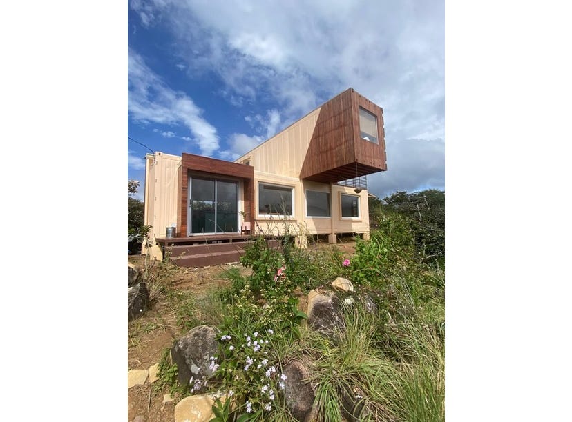 Picture of What do you think of think of this off-grid 204-sqft single-level tiny ...
