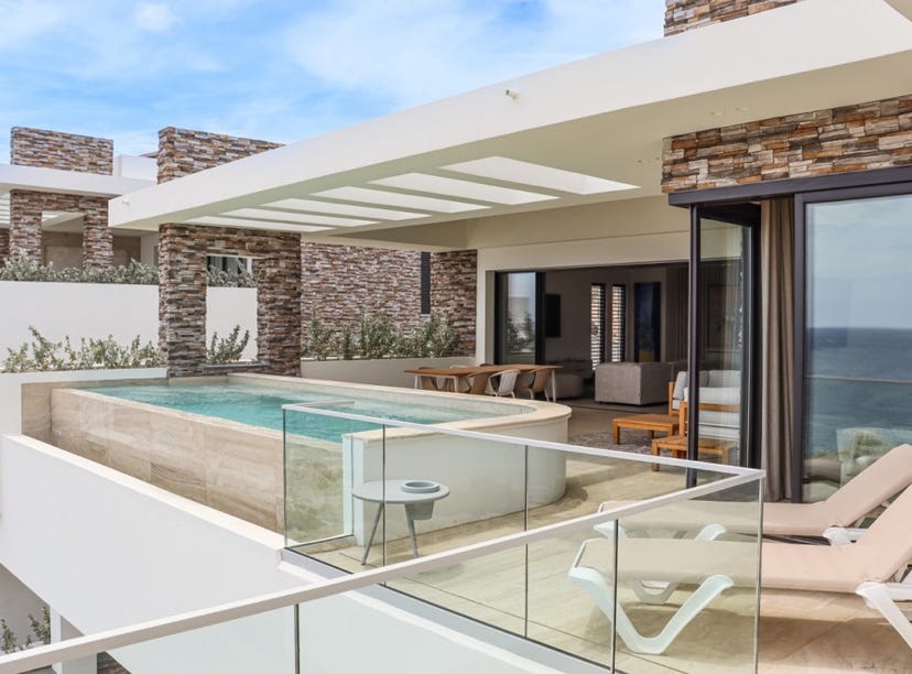 The Ridge - Breathtaking 3-bed oceanfront penthouse with private pool ...