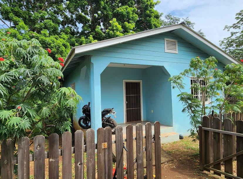 Utila, Bay Islands Department House for Sale