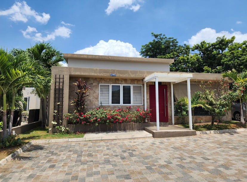 7 EARLS COURT, Kingston 8, St. Andrew Parish House for Rent