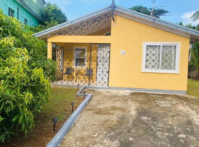 71 CARLTON CRESCENT ROSEVALE, Montego Bay, St. James Parish House for