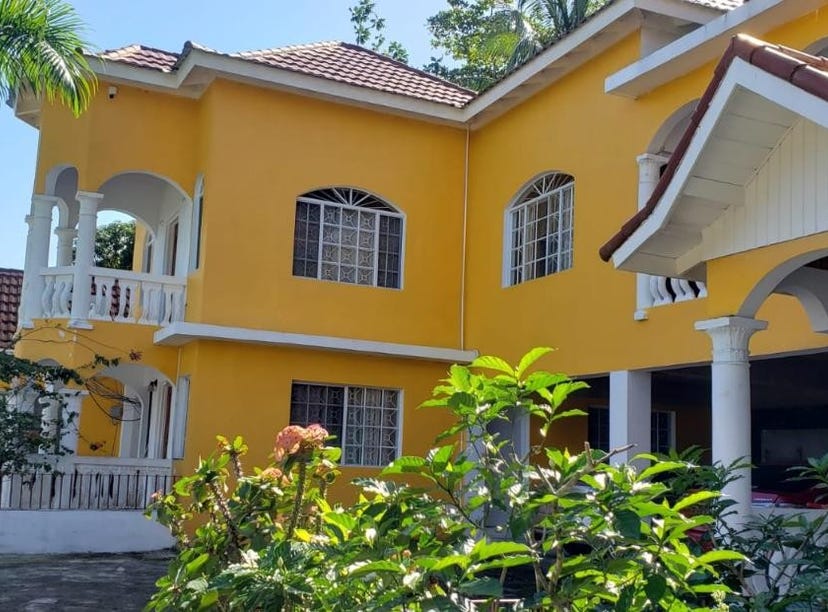 JULIE CRES BOGUE HEIGHTS, Montego Bay, St. James Parish House for Rent