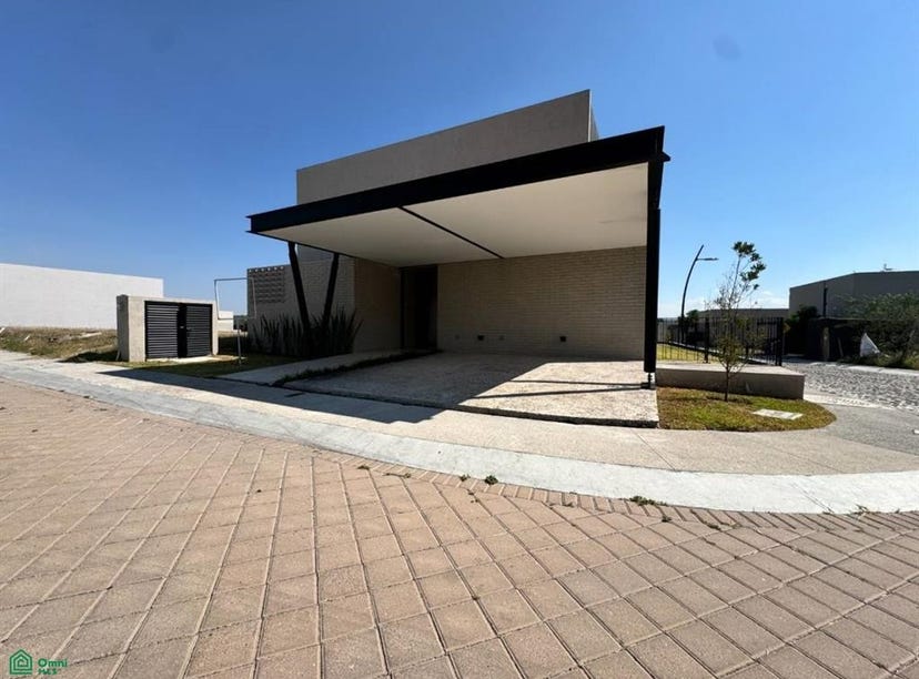 Av. de los Santos 992 101 Condominio San Felipe, Lomas del Campanario