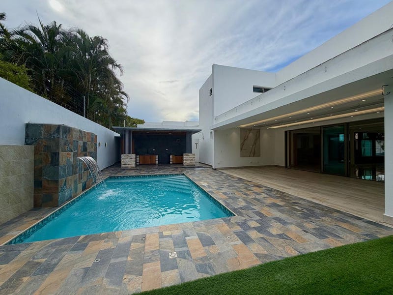 House in Los Samánes