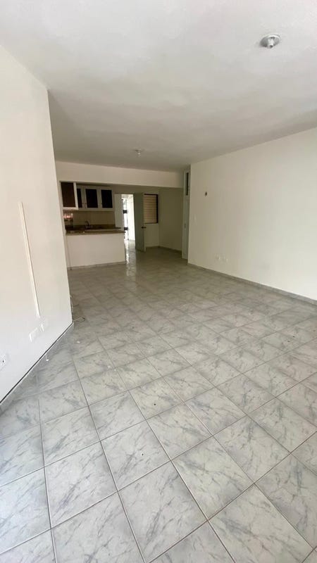 Apartamento en Colinas de los Ríos