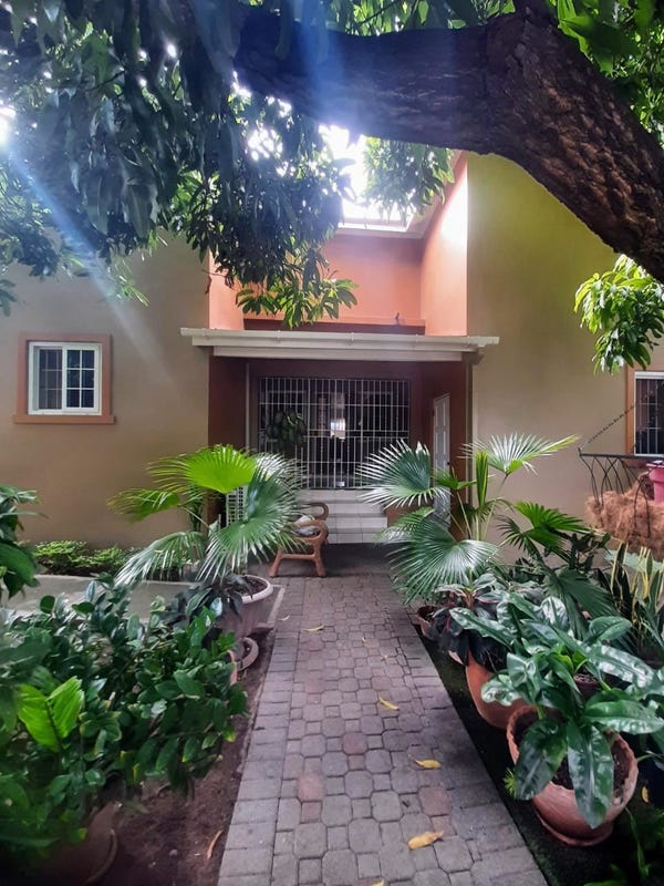 Kingston 10 3 Bedrooms 2 Baths Furnished House for rental, Lady Musgrave, Saint Andrew, Lady Musgrave, Saint Andrew