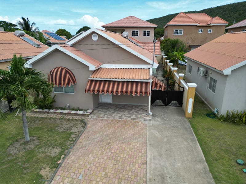 Caymanas Ctry Club